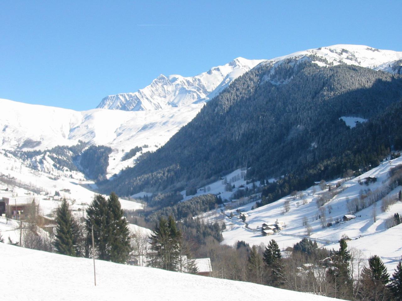 La vallée d'Hauteluce et le Mont Blanc